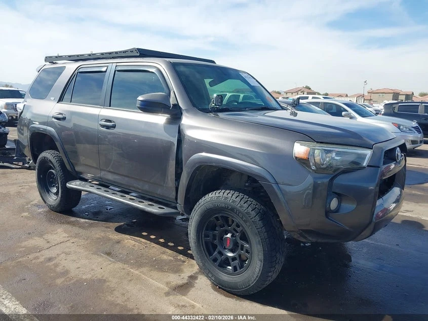 Toyota 4runner Sr5, снимка 6 - Автомобили и джипове - 54248736