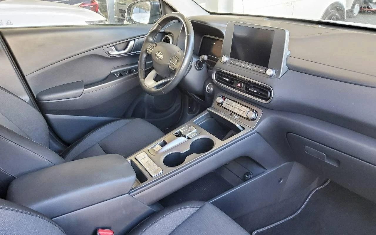 Hyundai Kona + зимни гуми, трифазна, снимка 8 - Автомобили и джипове - 54566419