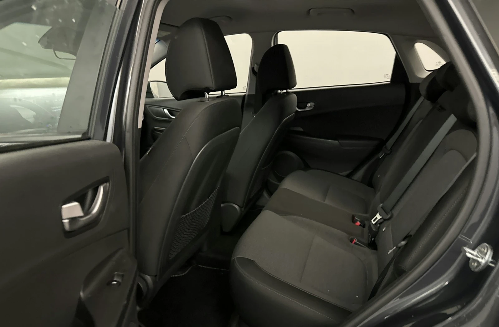 Hyundai Kona + зимни гуми, трифазна, снимка 9 - Автомобили и джипове - 54566419