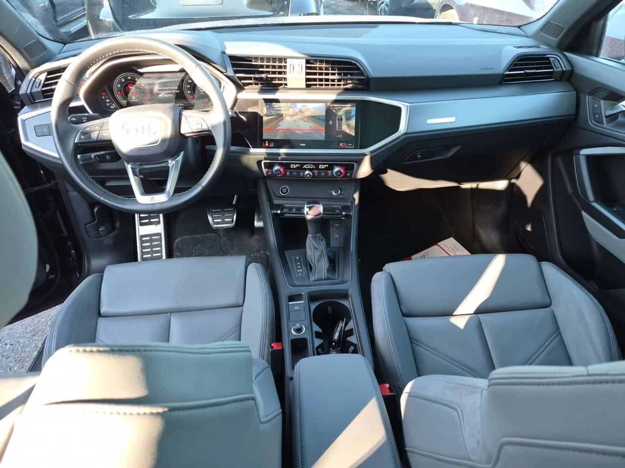 Audi Q3 S-LINE TECHNIK| PANO| 360CAM| 2 КЛЮЧА| , снимка 8 - Автомобили и джипове - 54651273