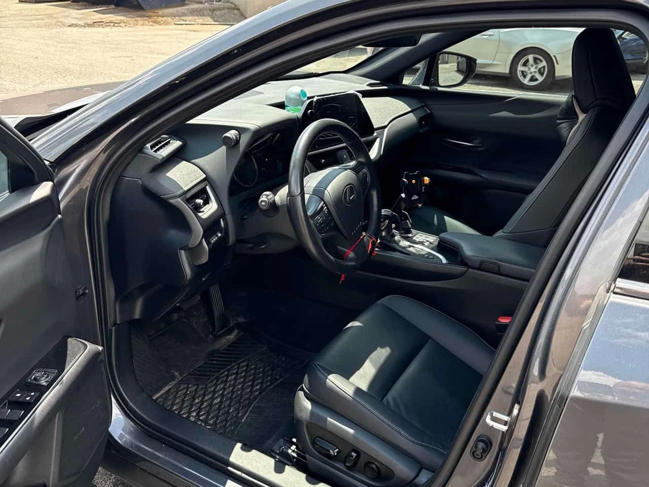 Lexus UX * 250h * АВТОКРЕДИТ БЕЗ ПЪРВОНАЧАЛНА ВНОСКА* , снимка 5 - Автомобили и джипове - 55230679