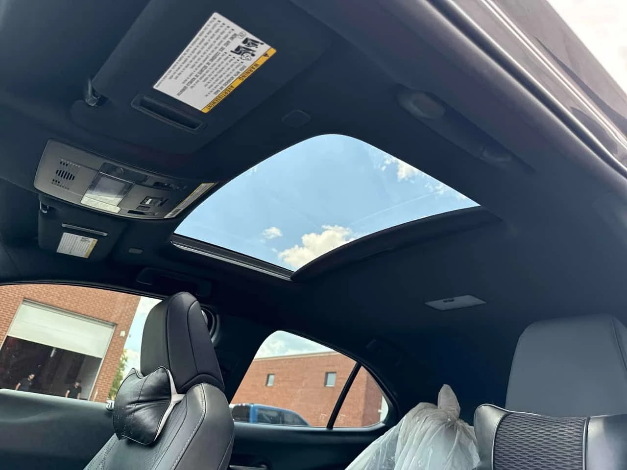 Lexus UX * 250h * АВТОКРЕДИТ БЕЗ ПЪРВОНАЧАЛНА ВНОСКА* , снимка 15 - Автомобили и джипове - 55230679