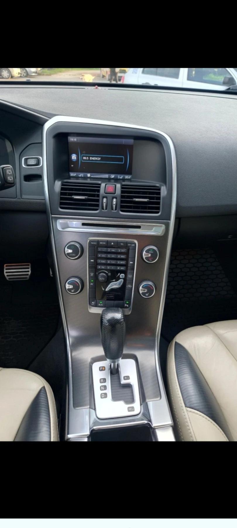 Volvo XC60, снимка 7 - Автомобили и джипове - 56081645
