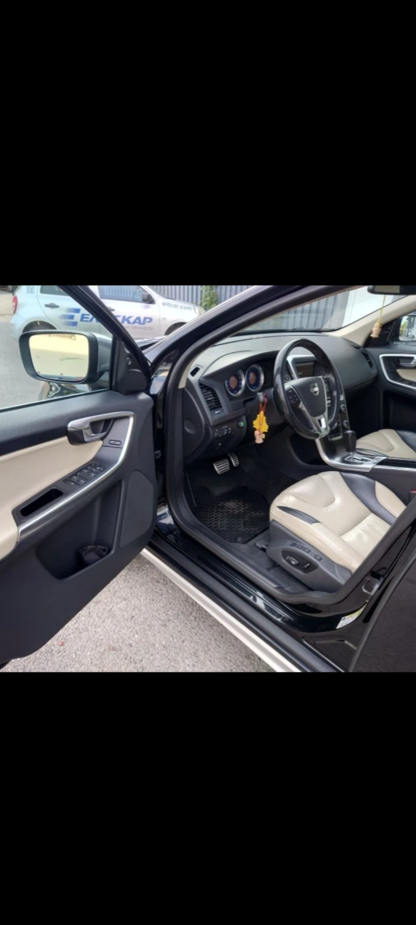 Volvo XC60, снимка 6 - Автомобили и джипове - 56081645