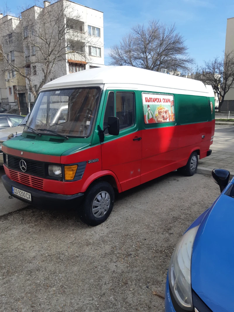 Кемпер Mercedes-Benz 208д, снимка 2 - Каравани и кемпери - 40070440