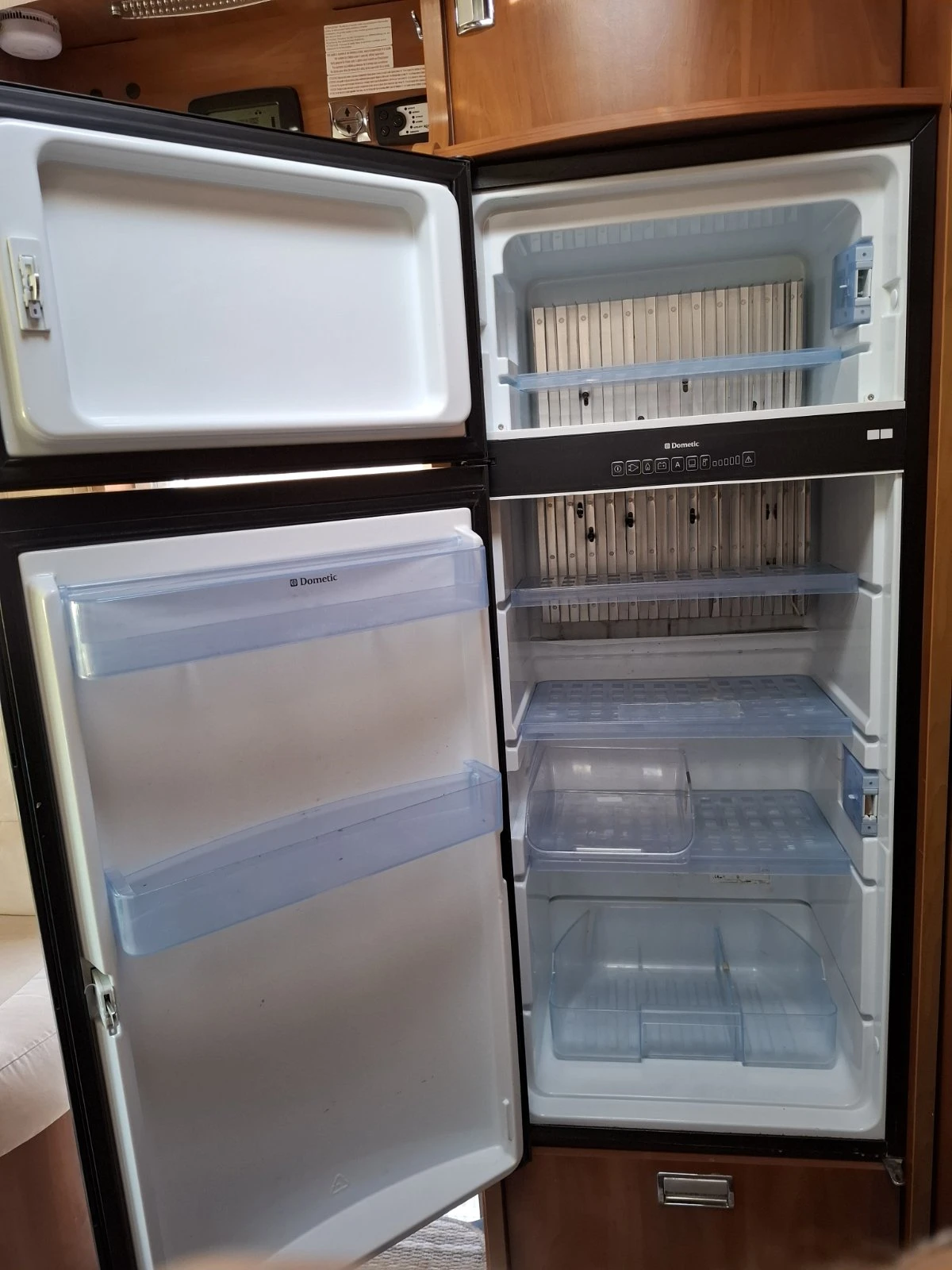 Кемпер Laika Kreos 3008, снимка 9 - Каравани и кемпери - 54340157