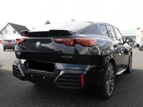 BMW iX2 xDrive30/M-SPORT/HEAD UP/PANO/360/H&K/ - 46780 € / 91493.73 лв. - 32781594 3