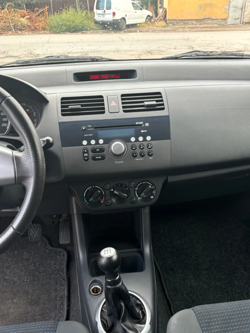 Suzuki Swift 1.3, снимка 10 - Автомобили и джипове - 47286266