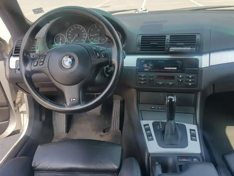 BMW 330, снимка 11 - Автомобили и джипове - 47153517