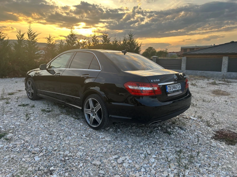 Mercedes-Benz E 500 5.5 AMG 4MATIC, снимка 3 - Автомобили и джипове - 47698377