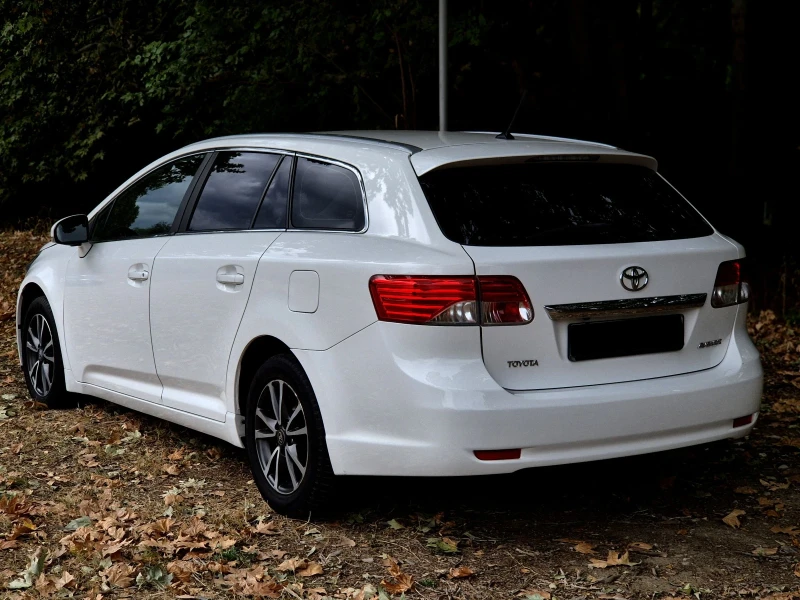 Toyota Avensis 2.0 D4D FACELIFT , снимка 6 - Автомобили и джипове - 47474326