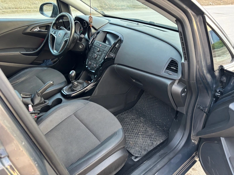 Opel Astra 1.6 cdti 136 hp, снимка 11 - Автомобили и джипове - 48952223