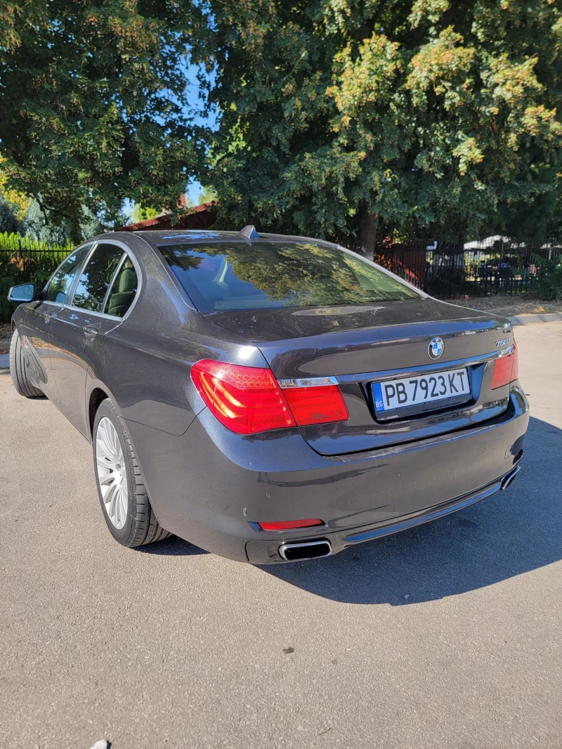 BMW 750 Xdrive V8 4.4l добро състояние , снимка 13 - Автомобили и джипове - 51206048