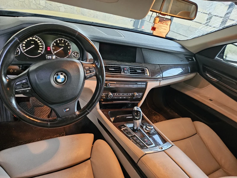 BMW 750 Xdrive V8 4.4l добро състояние , снимка 9 - Автомобили и джипове - 51206048