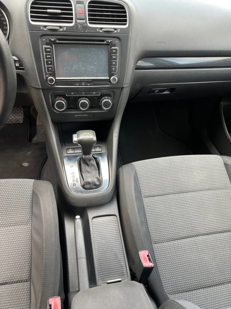 VW Golf * 1.6 TDI* 105hp* DSG* , снимка 11 - Автомобили и джипове - 52021631