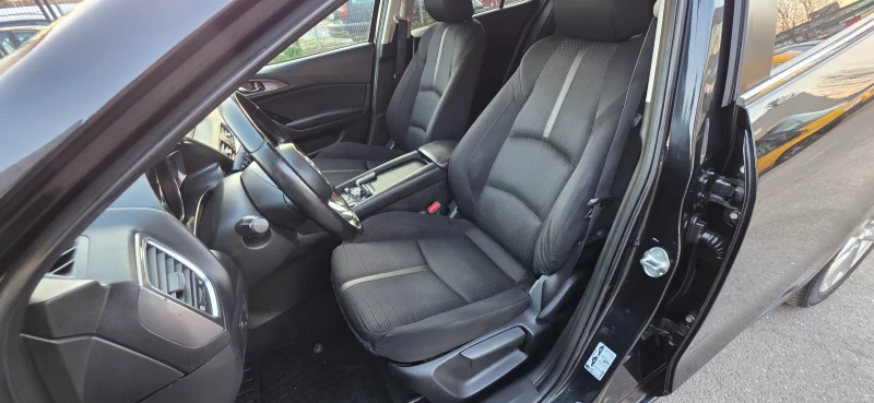 Mazda 3 2.0i 120k.c EURO 6B , снимка 11 - Автомобили и джипове - 52854527