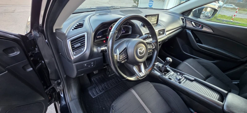 Mazda 3 2.0i 120k.c EURO 6B , снимка 9 - Автомобили и джипове - 52854527