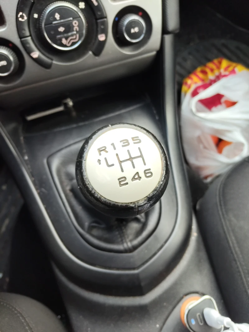 Peugeot 308 1.6 HDI , снимка 3 - Автомобили и джипове - 52870349