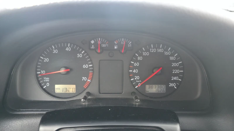 VW Passat 1.8 Бензин/Газов инжекцион, снимка 15 - Автомобили и джипове - 53402426