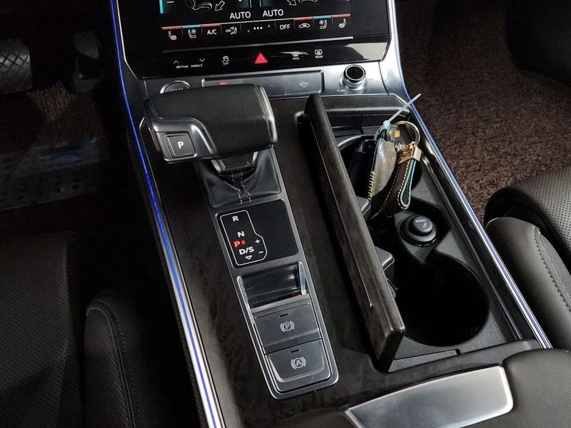 Audi A7 3.0 DLZ Automatic, снимка 7 - Автомобили и джипове - 55721850