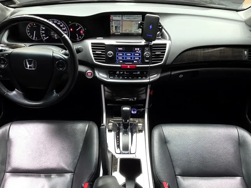 Honda Accord 3.5 9Th Generation, снимка 14 - Автомобили и джипове - 55920596
