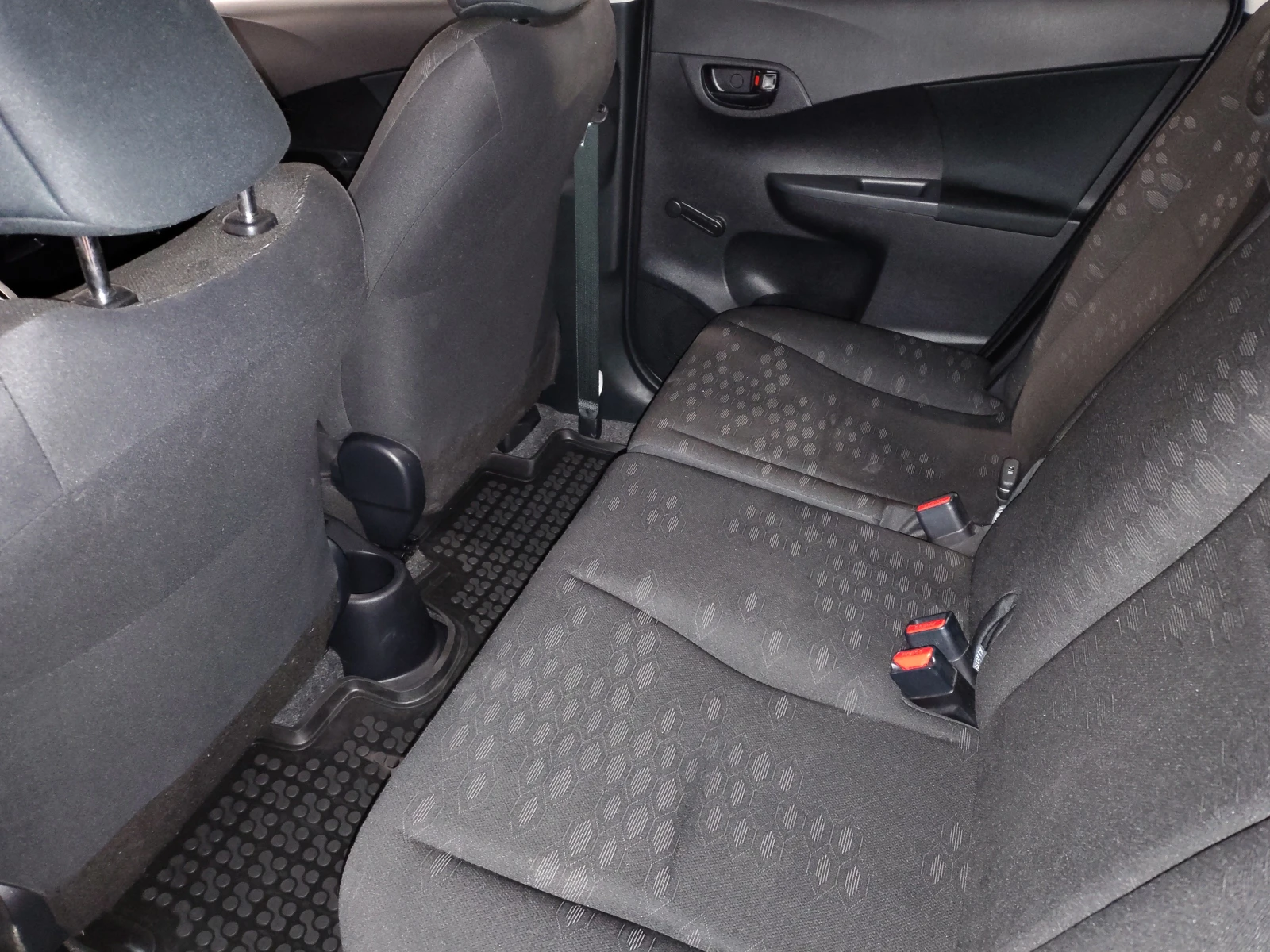 Toyota Verso S 1.33 vvti - изображение 8