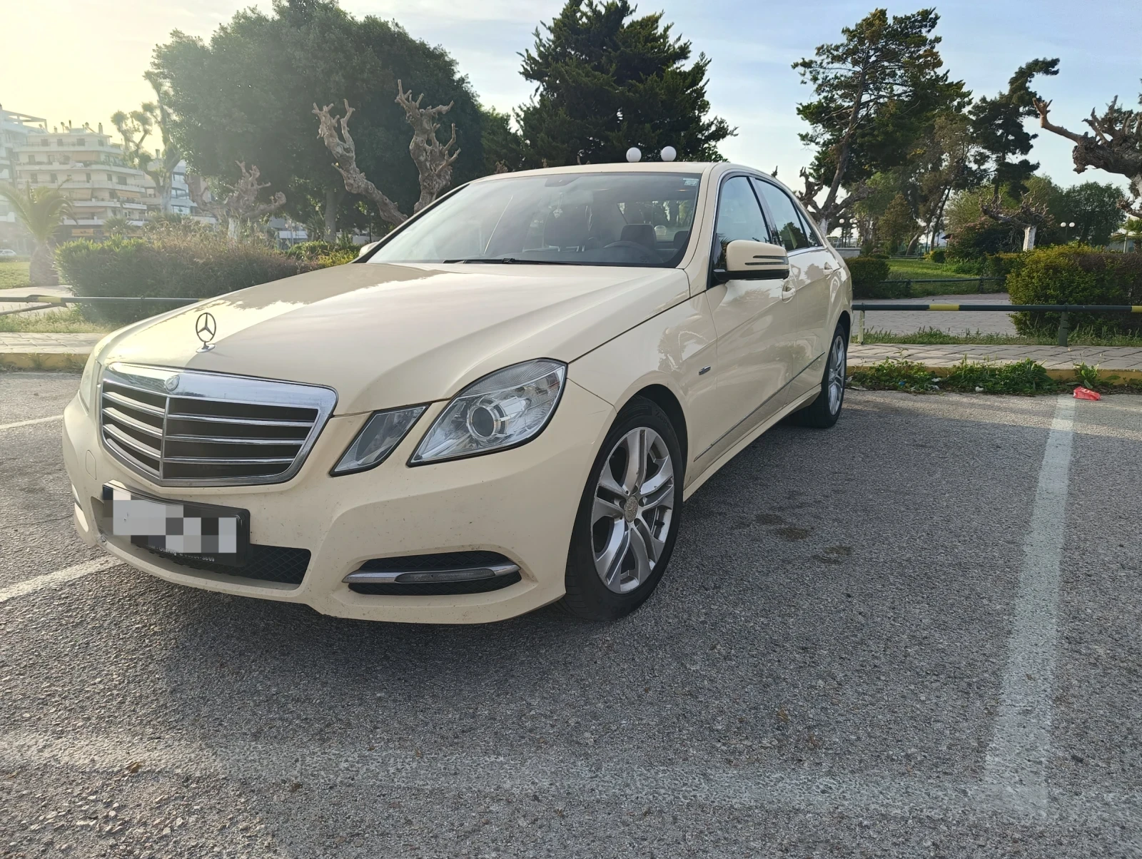 Mercedes-Benz E 200  - изображение 2