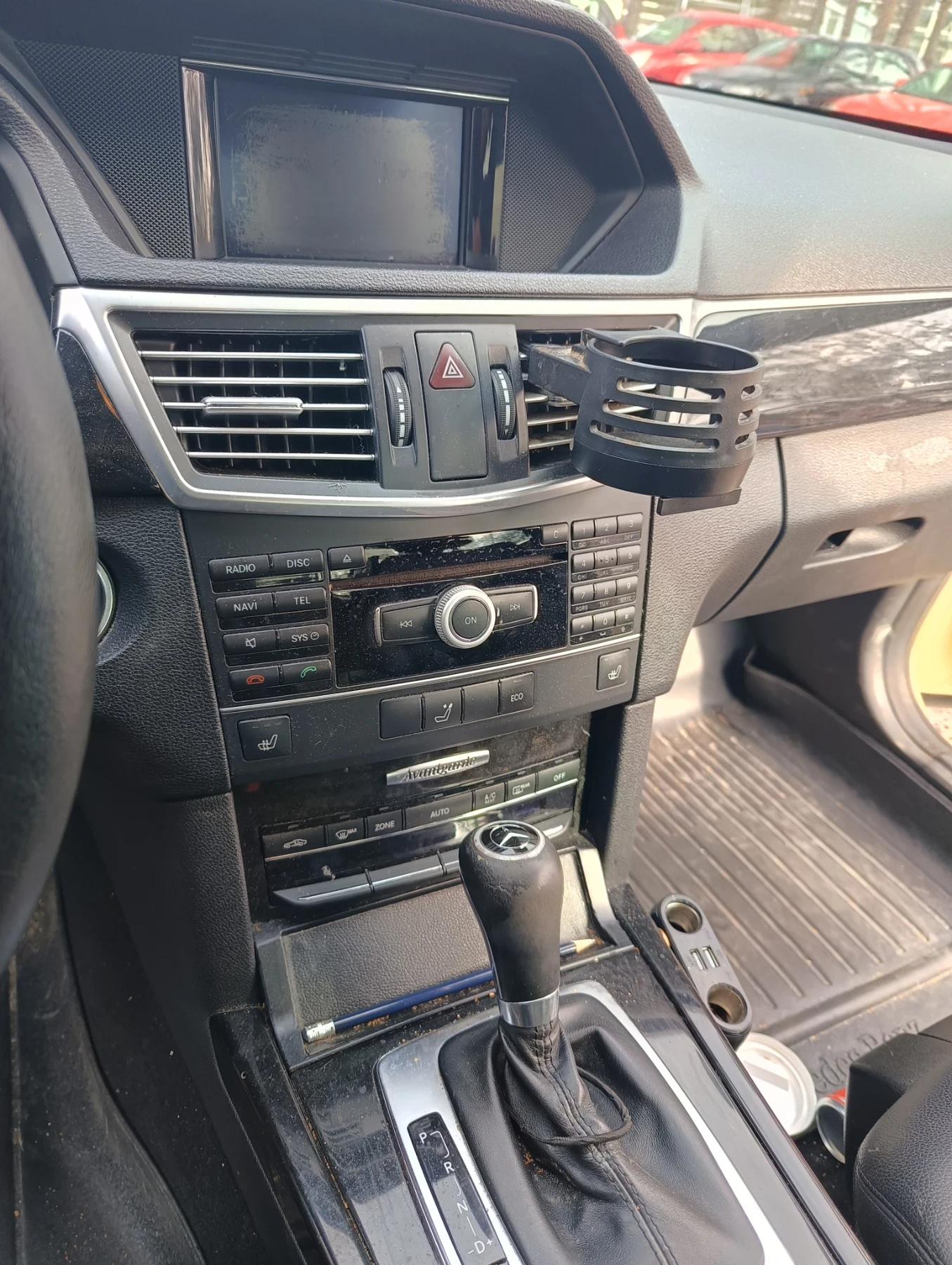 Mercedes-Benz E 200  - изображение 8