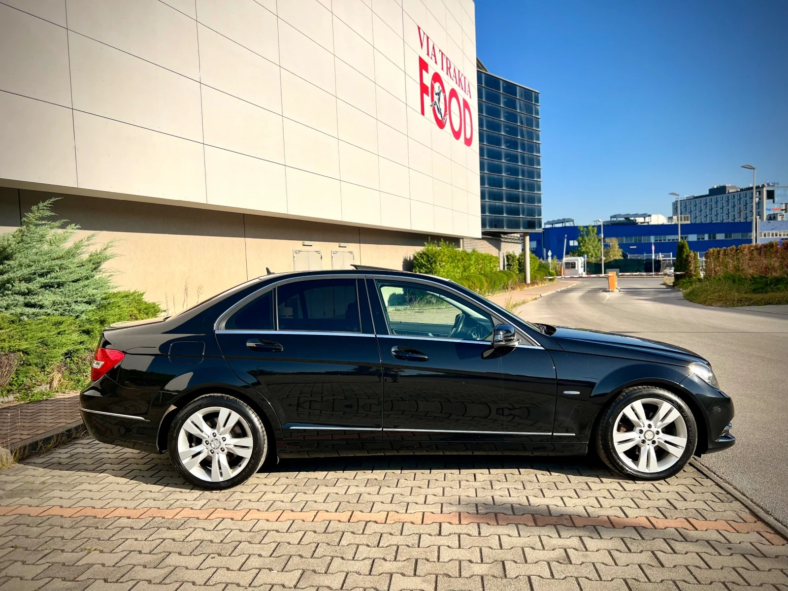 Mercedes-Benz C 220 CDI-Full-история-Лизинг през Уникредит по 360лв - изображение 5