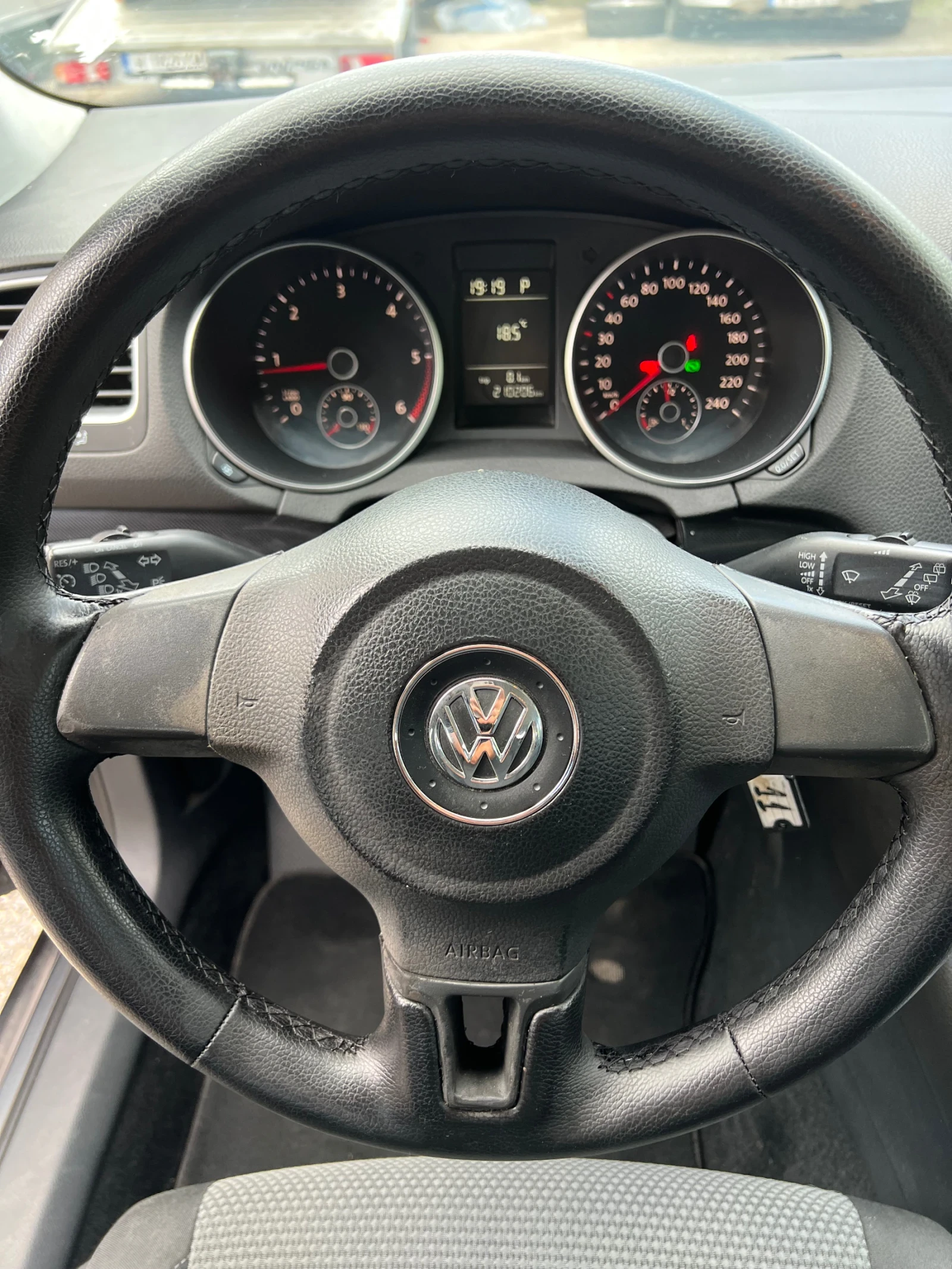 VW Golf * 1.6 TDI* 105hp* DSG*  | Mobile.bg — изображение 12