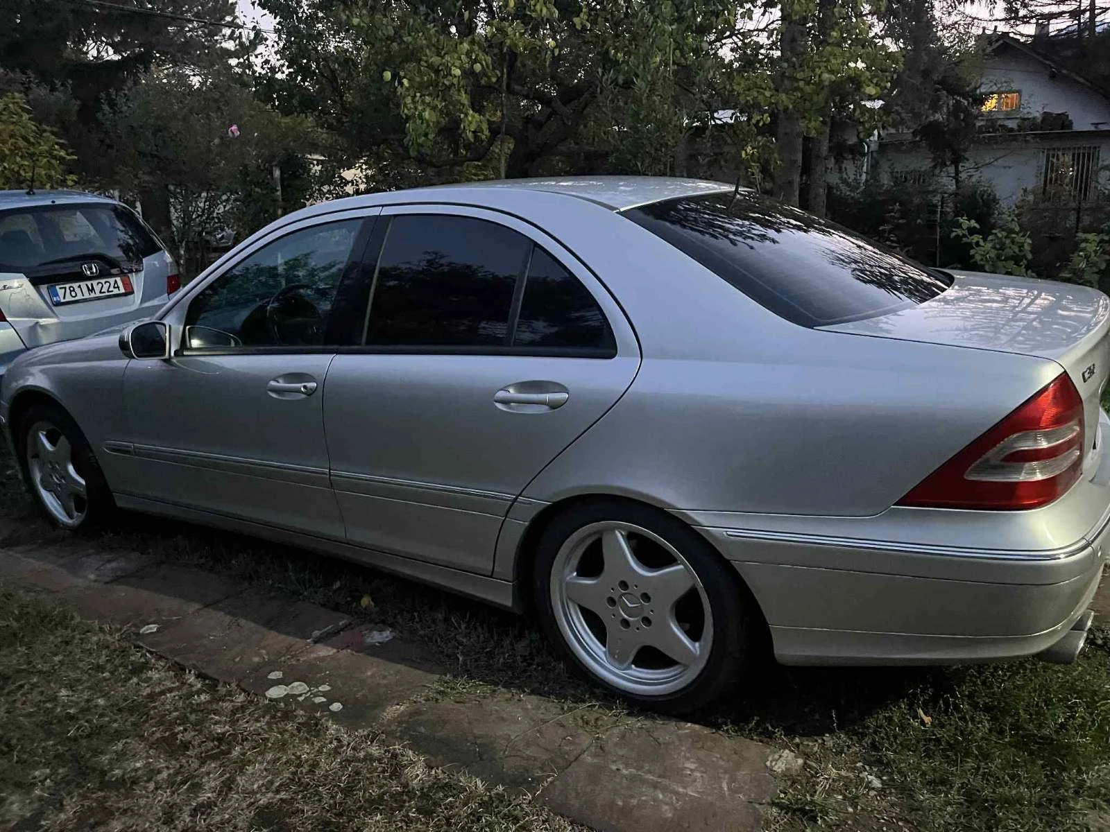 Mercedes-Benz C 320 4MATIC AVANTGARD - изображение 3