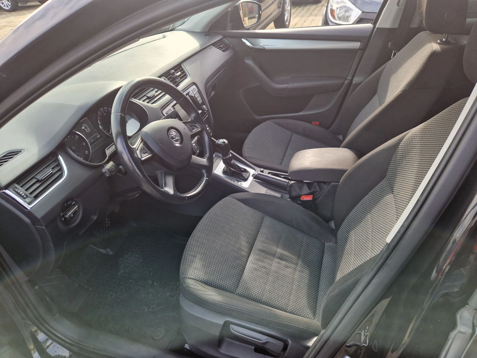 Skoda Octavia 1.8TSI, AVTOMATIK - изображение 7