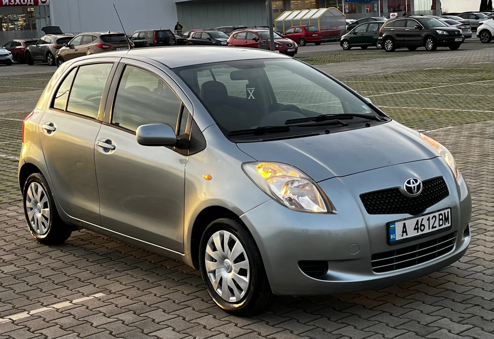Toyota Yaris 1.3VVT-I/ГАЗ-БЕНЗИН - изображение 8