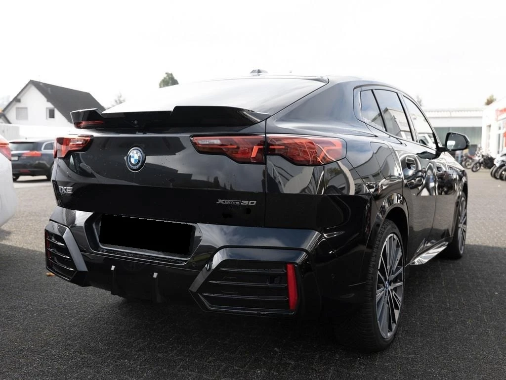 BMW iX2 xDrive30/M-SPORT/HEAD UP/PANO/360/H&K/, снимка 3 - Автомобили и джипове - 53797785