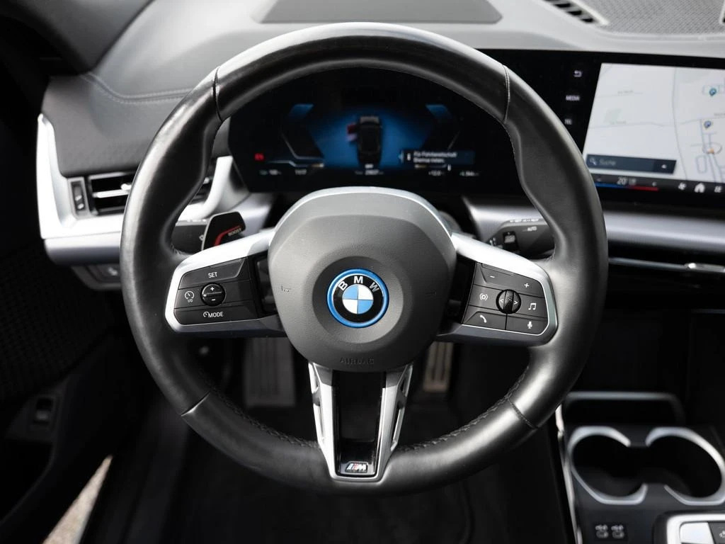 BMW iX2 xDrive30/M-SPORT/HEAD UP/PANO/360/H&K/, снимка 9 - Автомобили и джипове - 53797785