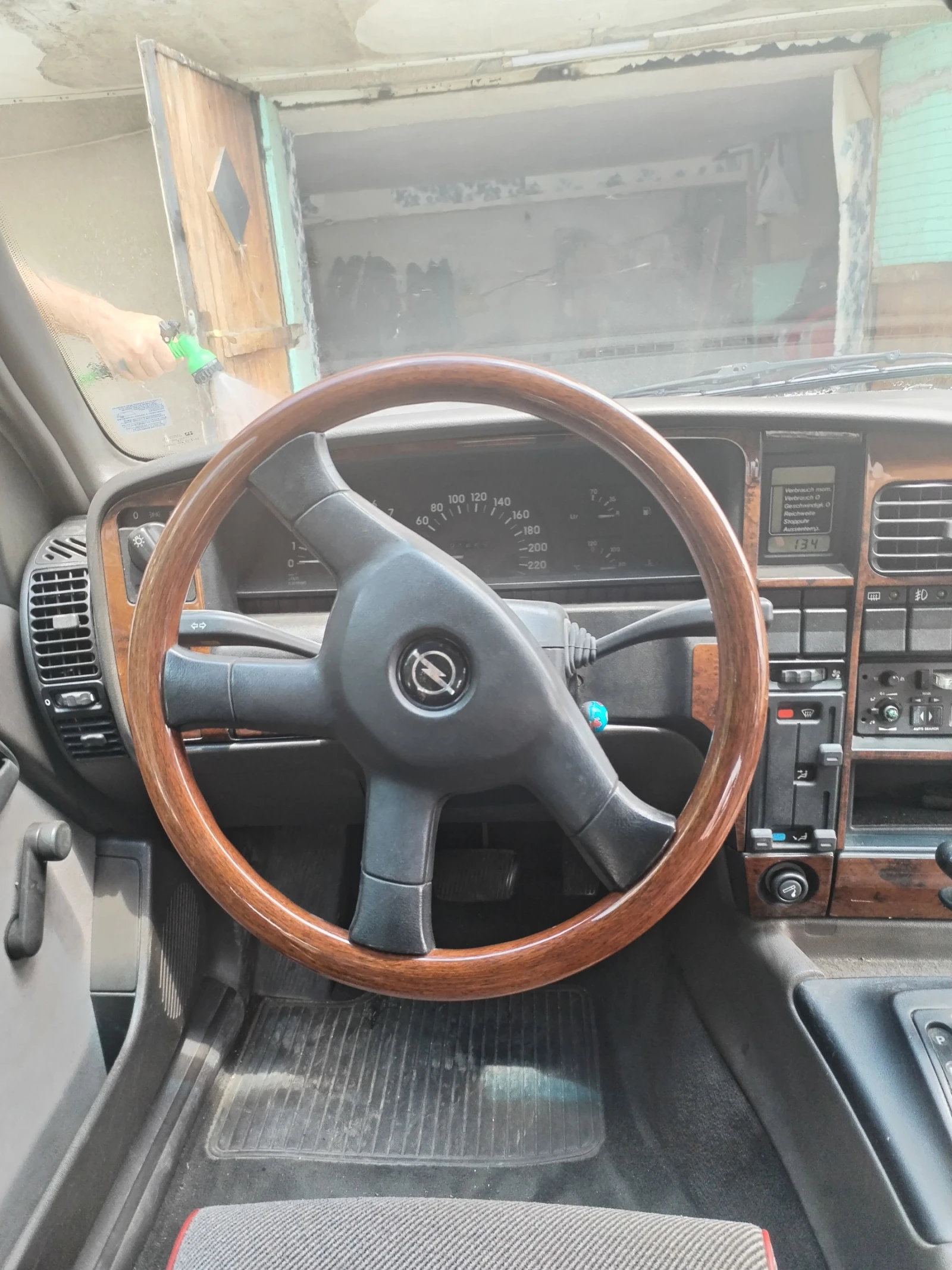 Opel Omega 2000  бензин, снимка 12 - Автомобили и джипове - 53808518