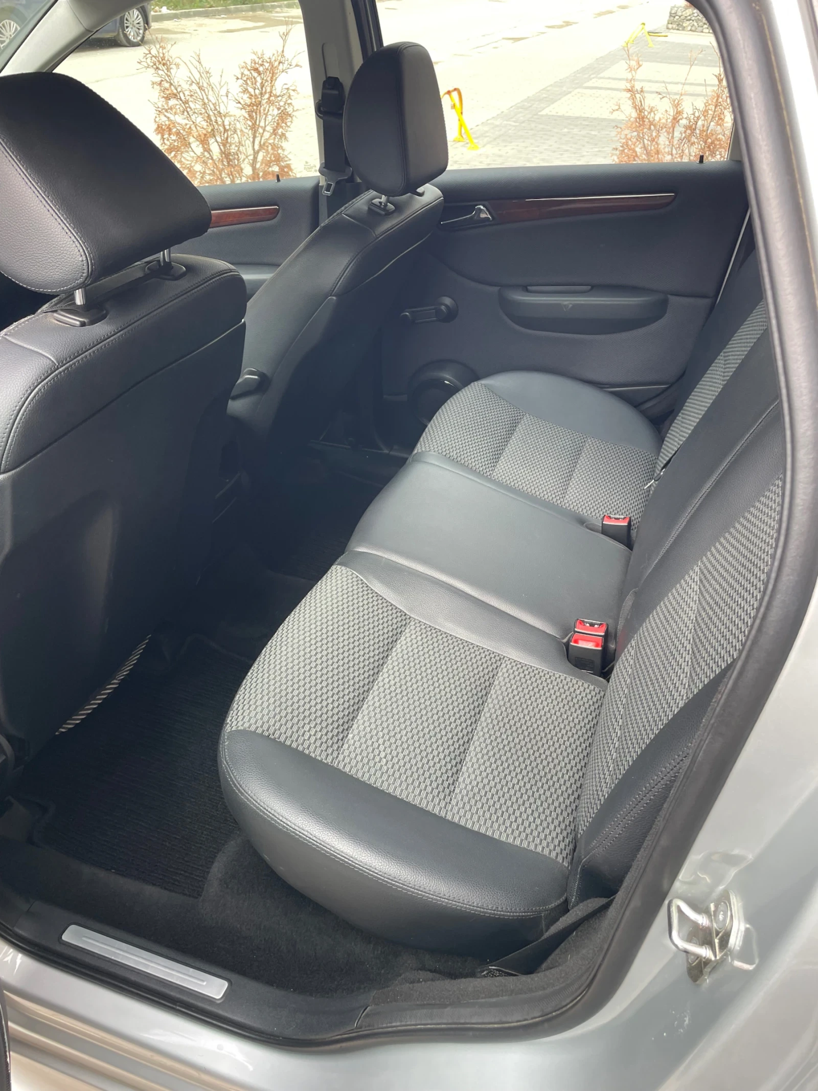 Mercedes-Benz B 200, снимка 9 - Автомобили и джипове - 53838826