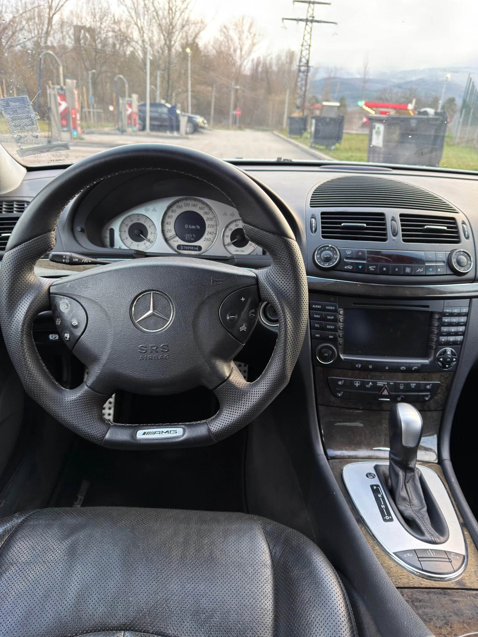 Mercedes-Benz E 500 AMG/FULL/LPG, снимка 8 - Автомобили и джипове - 54083315