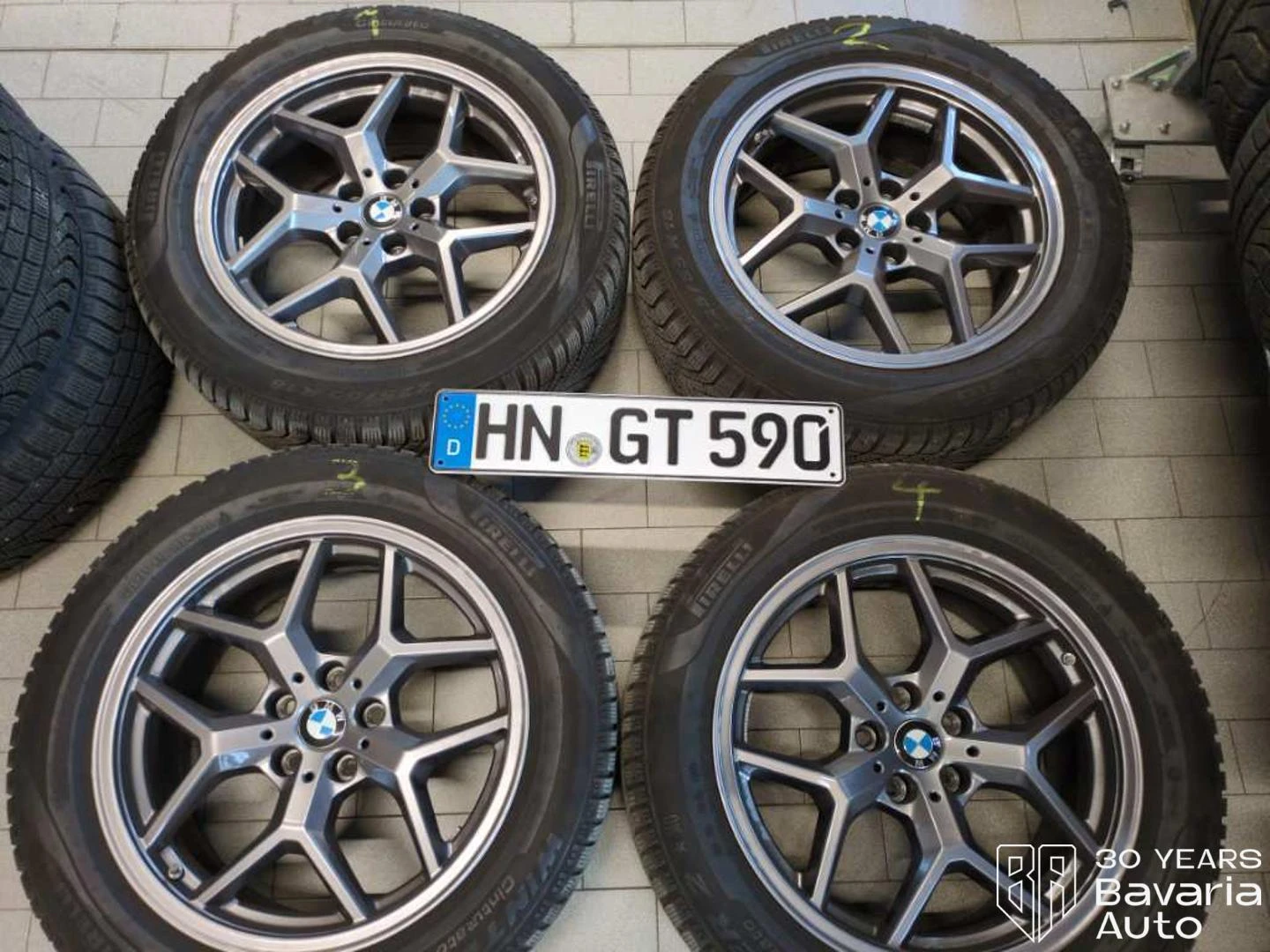 BMW 520 d xDrive Touring M Sport Paket, снимка 17 - Автомобили и джипове - 54321030