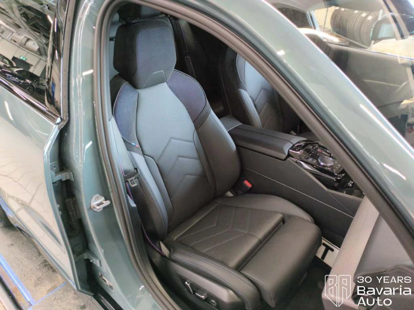 BMW 520 d xDrive Touring M Sport Paket, снимка 9 - Автомобили и джипове - 54321030