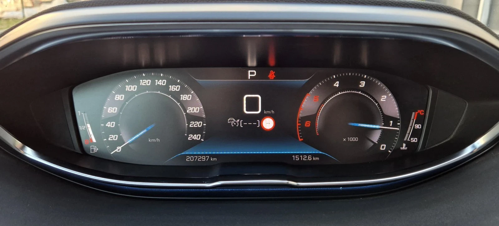 Peugeot 5008 2.0BlueHDI GT-Line, снимка 9 - Автомобили и джипове - 54325670