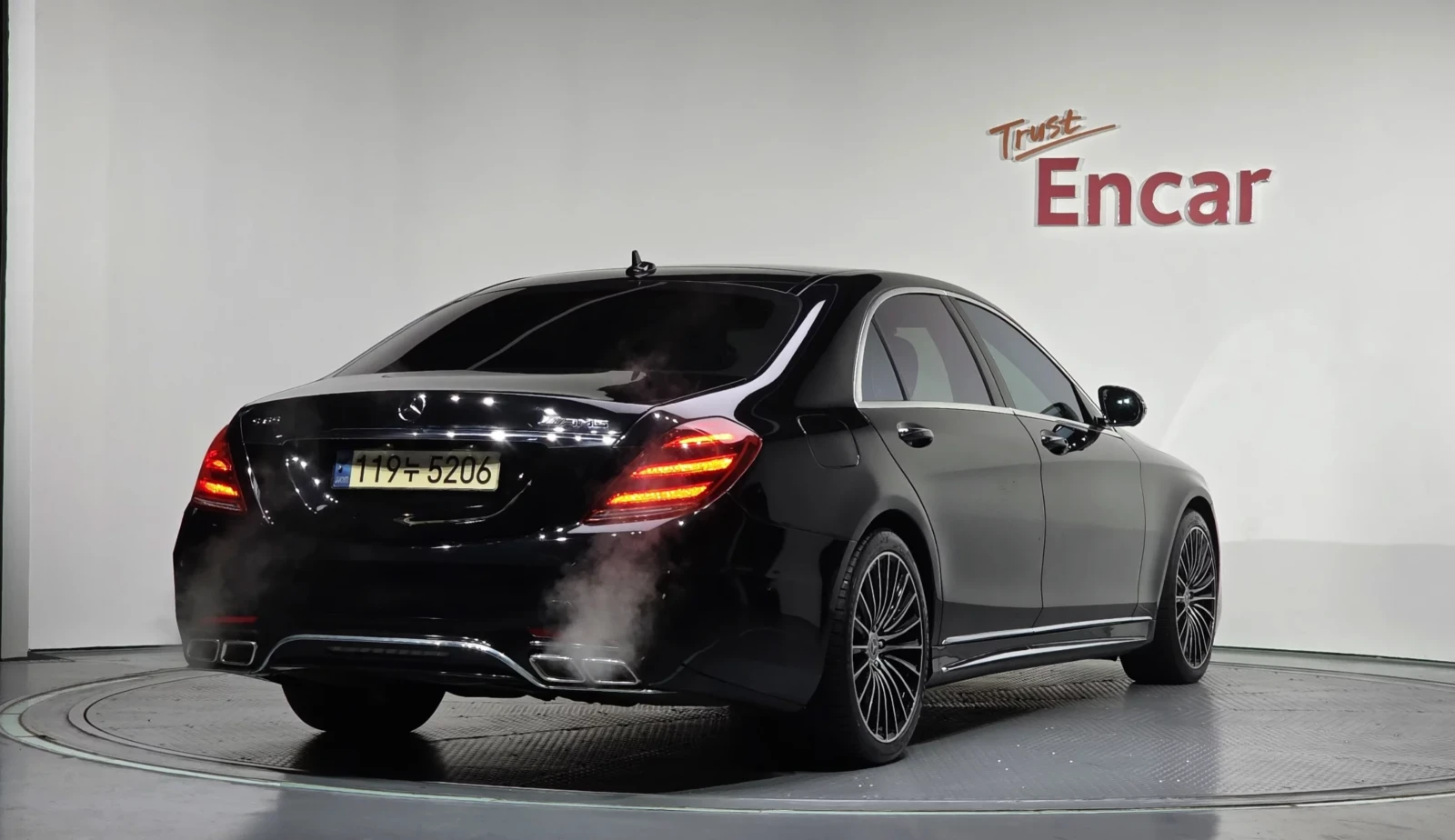 Mercedes-Benz S 500 АВТОКРЕДИТ* FACE 63 AMG OPTIC* МАСАЖИ* КРЕСЛА* ОБД, снимка 2 - Автомобили и джипове - 54759811