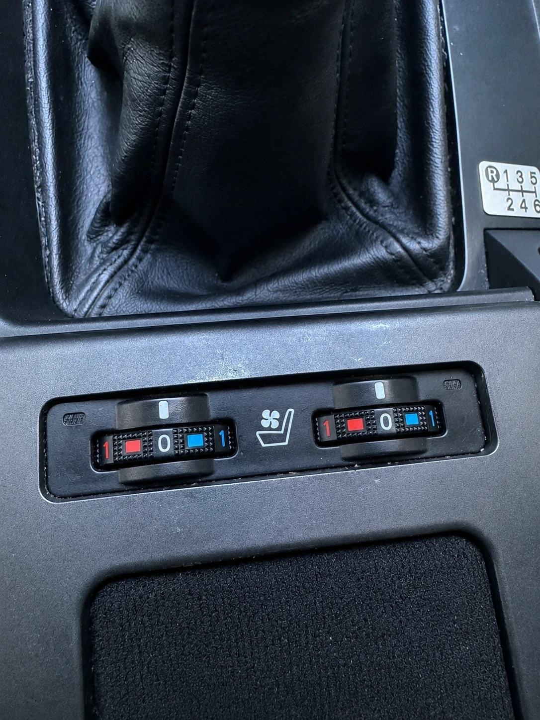 Lexus IS 220d, снимка 5 - Автомобили и джипове - 55001426