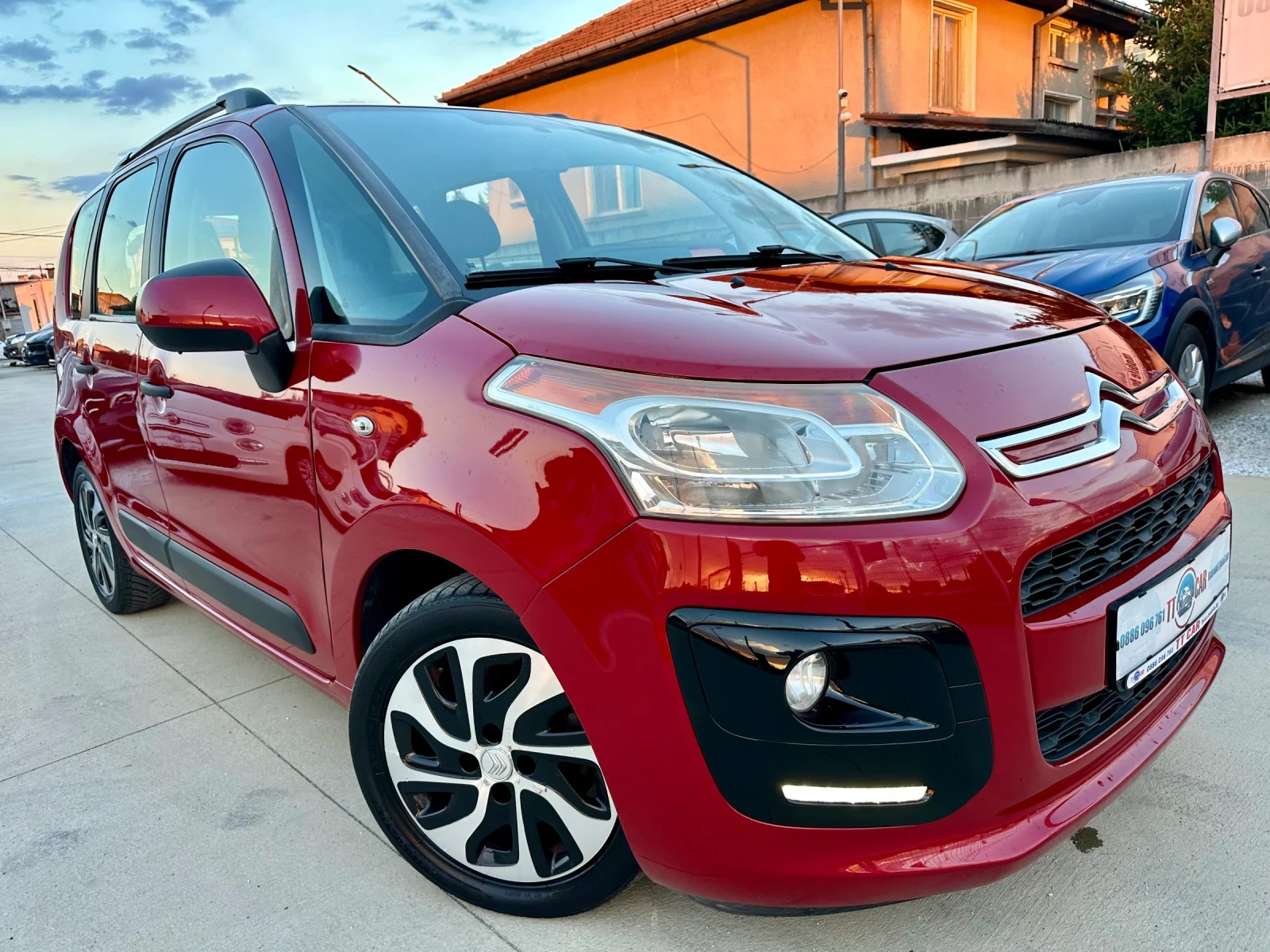 Citroen C3 Picasso 1.6hdi 95к. Face lift Клима! Led! , снимка 2 - Автомобили и джипове - 55090458