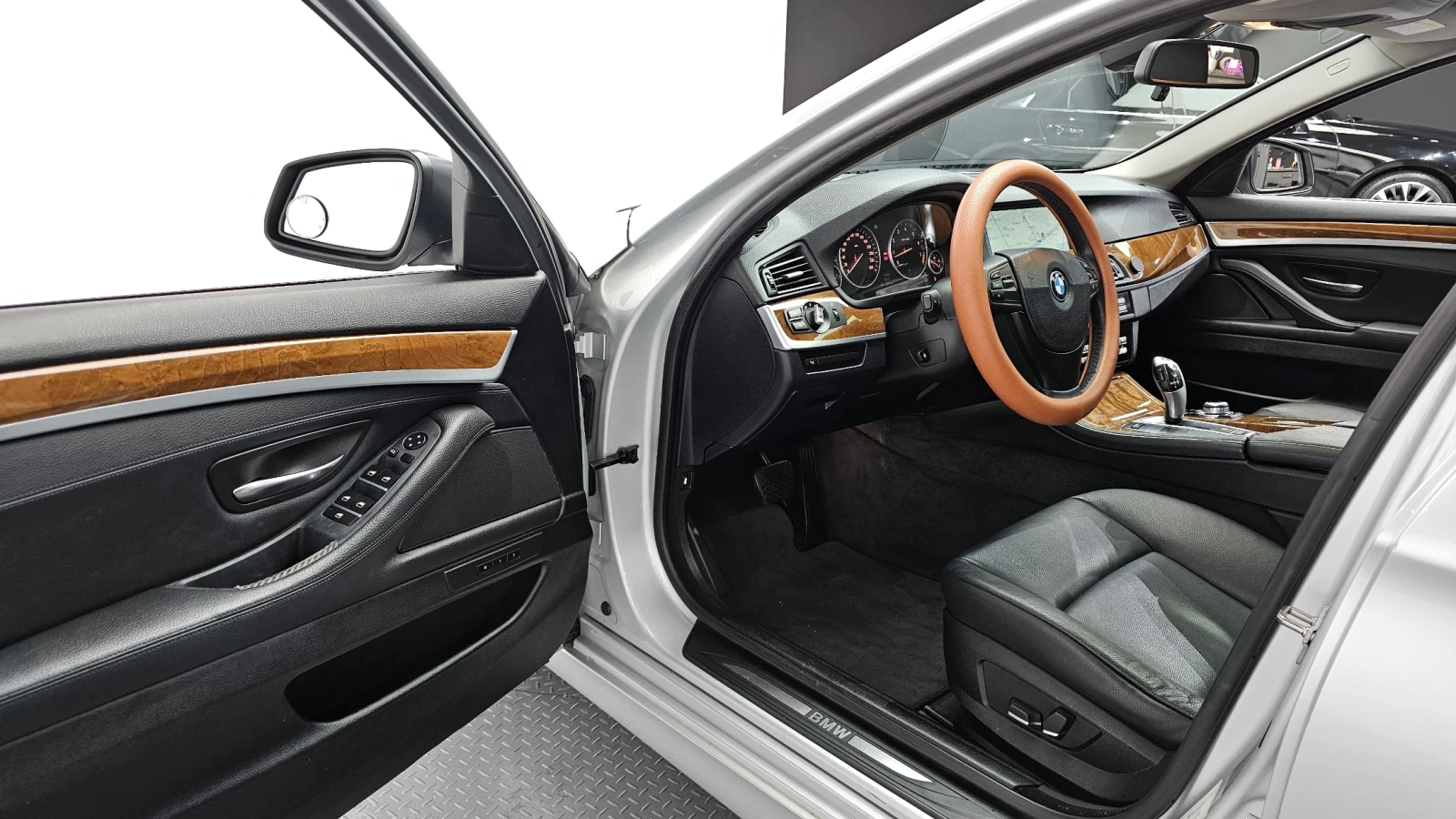 BMW 523 i, снимка 7 - Автомобили и джипове - 55404764