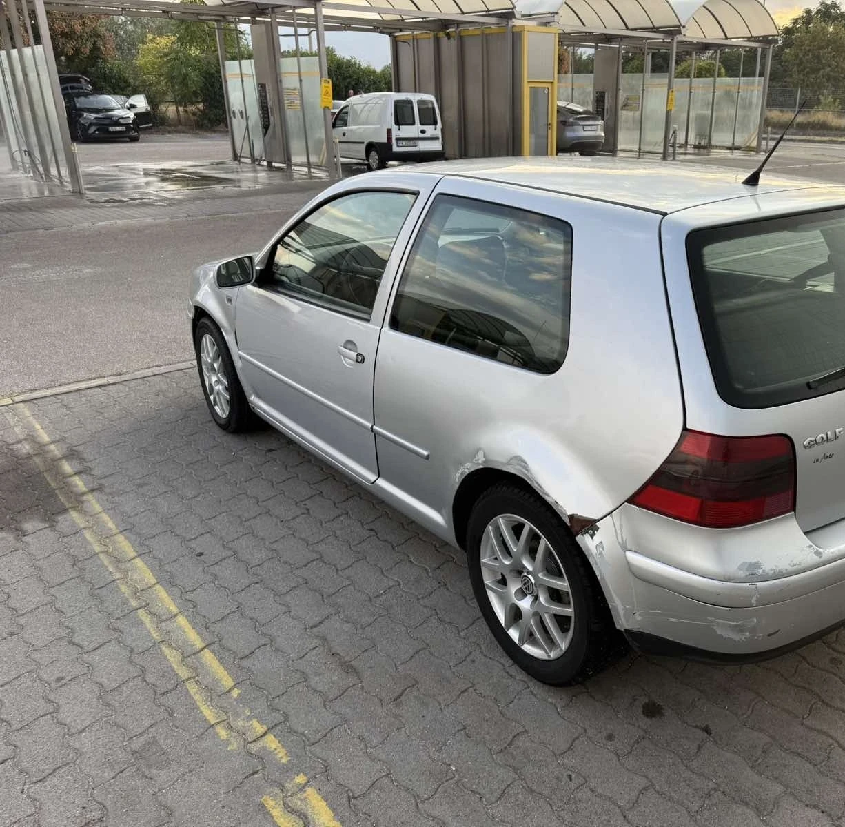 VW Golf 1.9 TDI, снимка 13 - Автомобили и джипове - 55781174