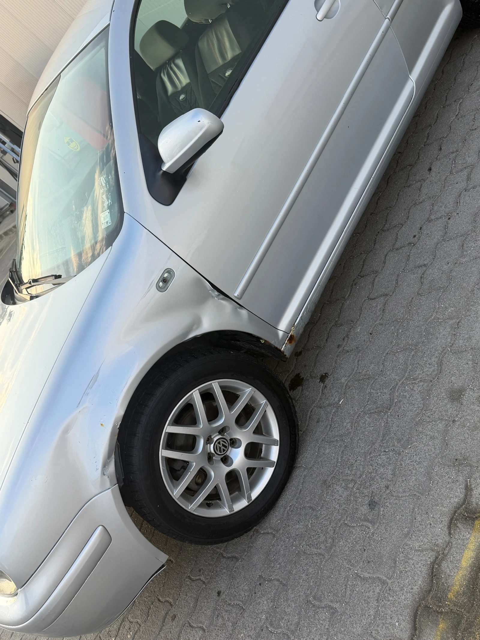 VW Golf 1.9 TDI, снимка 9 - Автомобили и джипове - 55781174