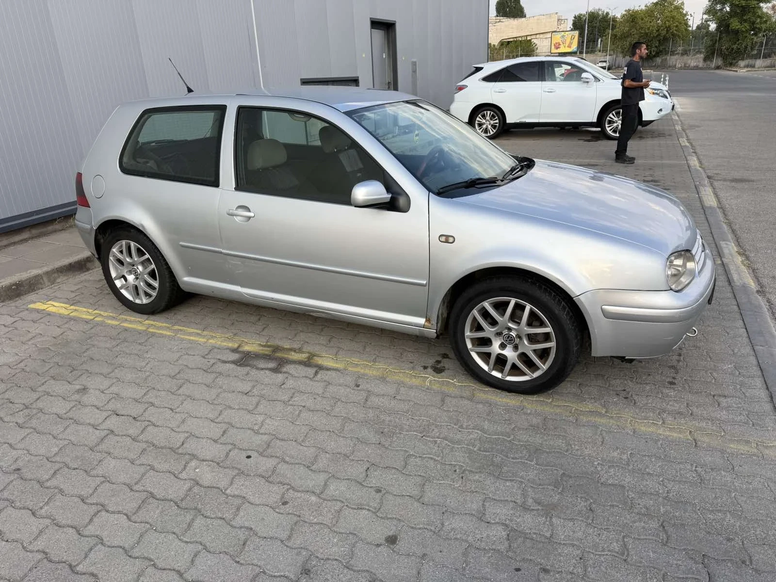 VW Golf 1.9 TDI, снимка 4 - Автомобили и джипове - 55781174