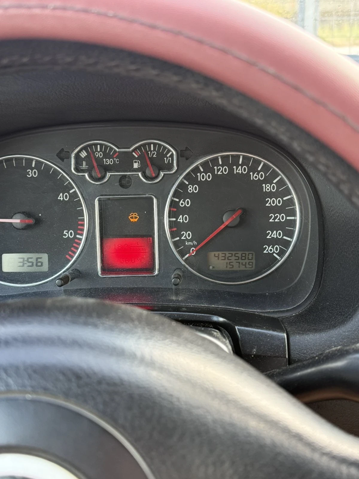 VW Golf 1.9 TDI, снимка 6 - Автомобили и джипове - 55781174