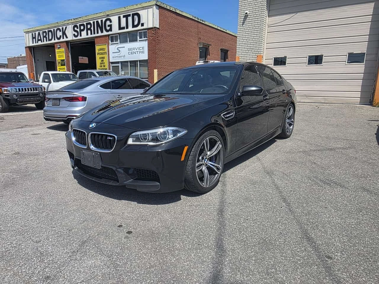 BMW M5 ЛЕНТИ/ОБДУХ/ПОДГРЕВ/ВТОРИ ЧИФТ ГУМИ И ДЖАНТИ